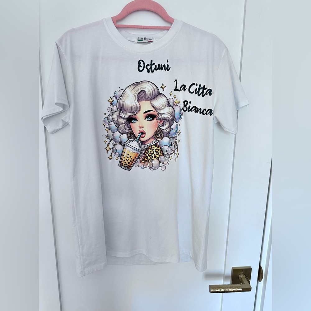 Italian Graphic T-Shirt with Illustrated Design